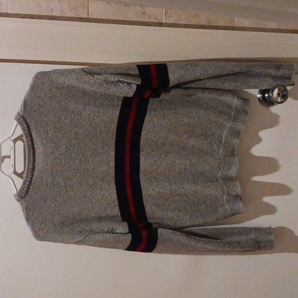 Brandy Melville cute & cozy sweater - Picture 4 of 4